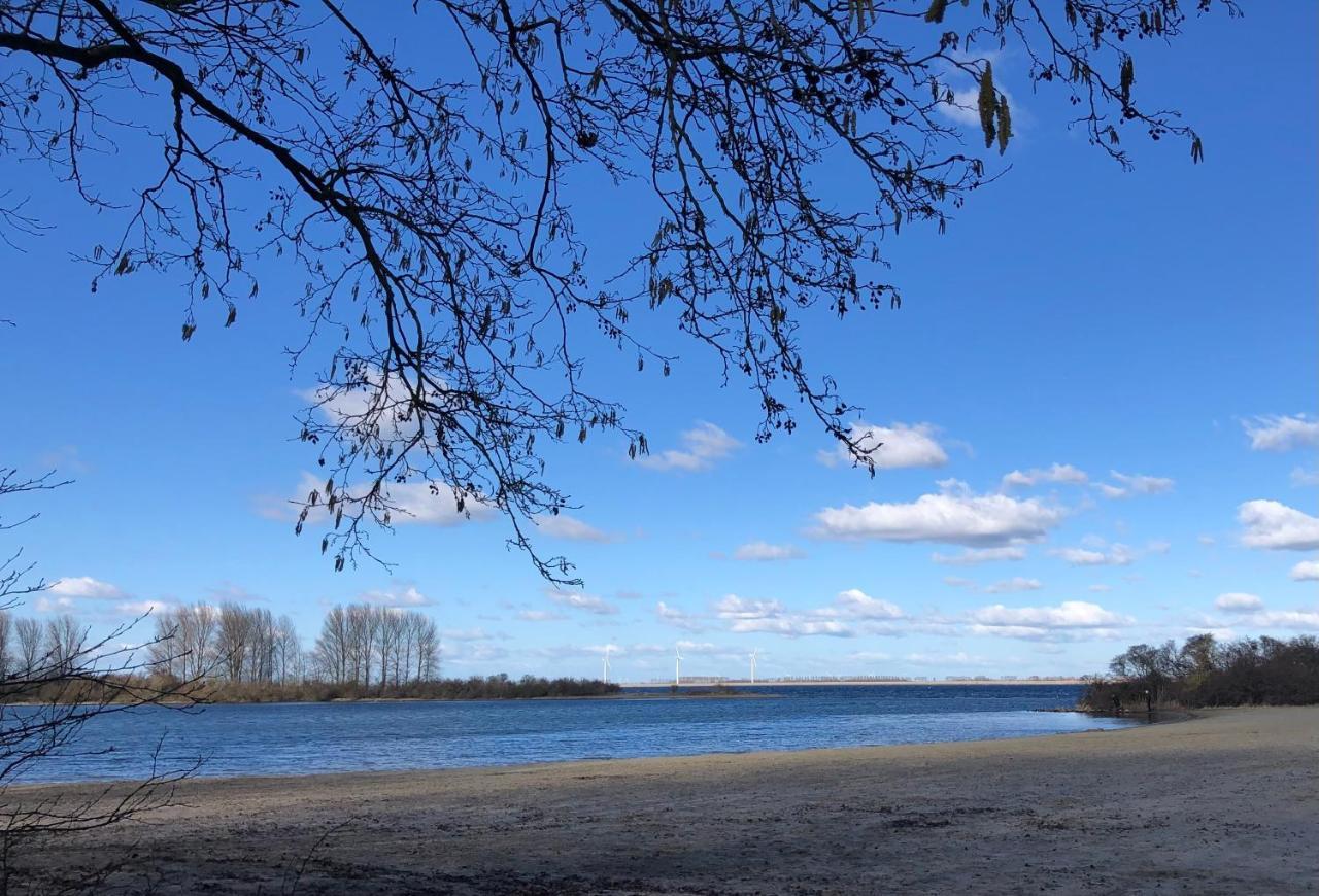 'T Achterom Villa Bruinisse Exteriör bild
